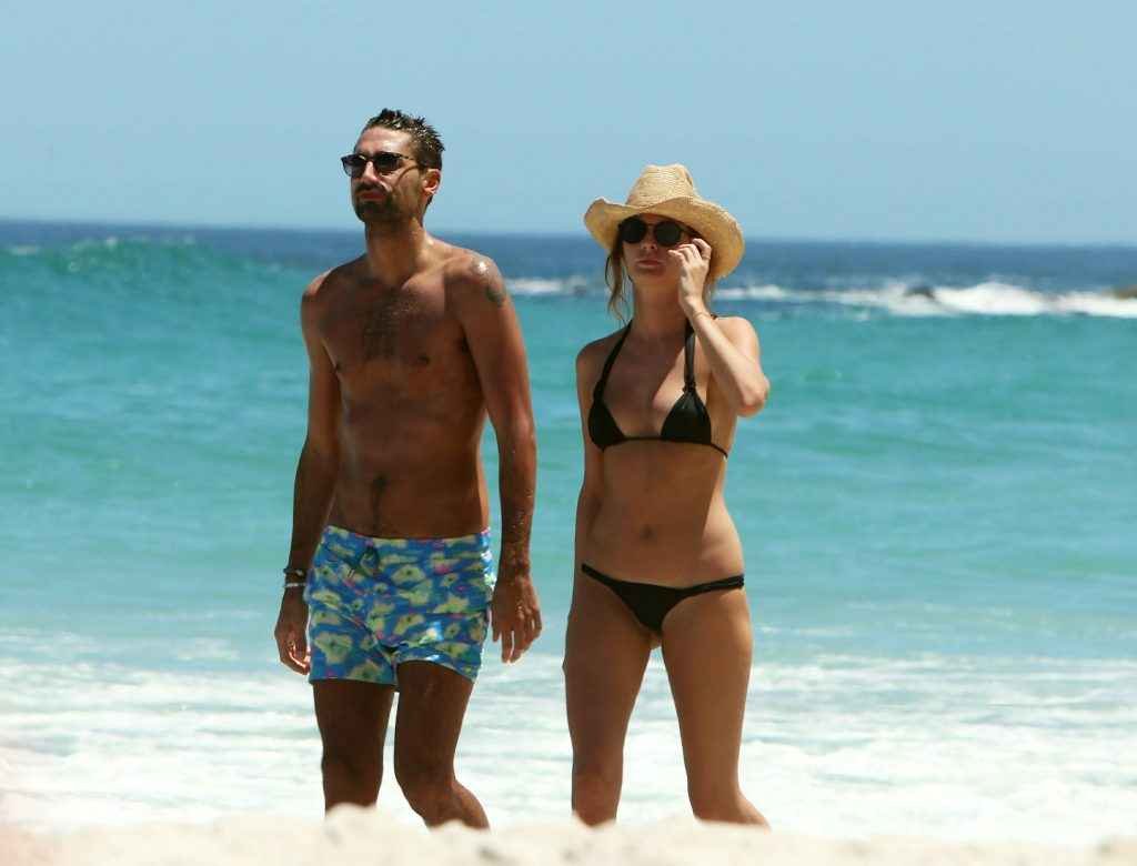 Millie Mackintosh en bikini en Afrique du Sud