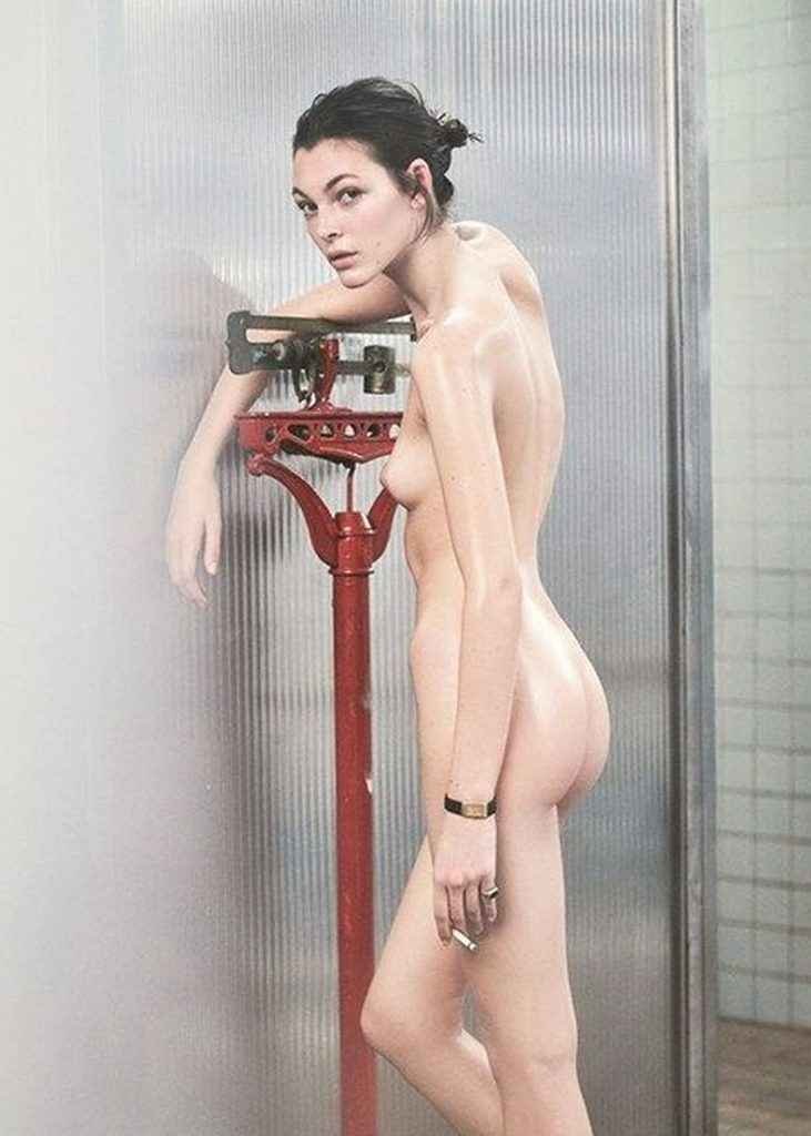 Vittoria Ceretti nue dans The Last Mag