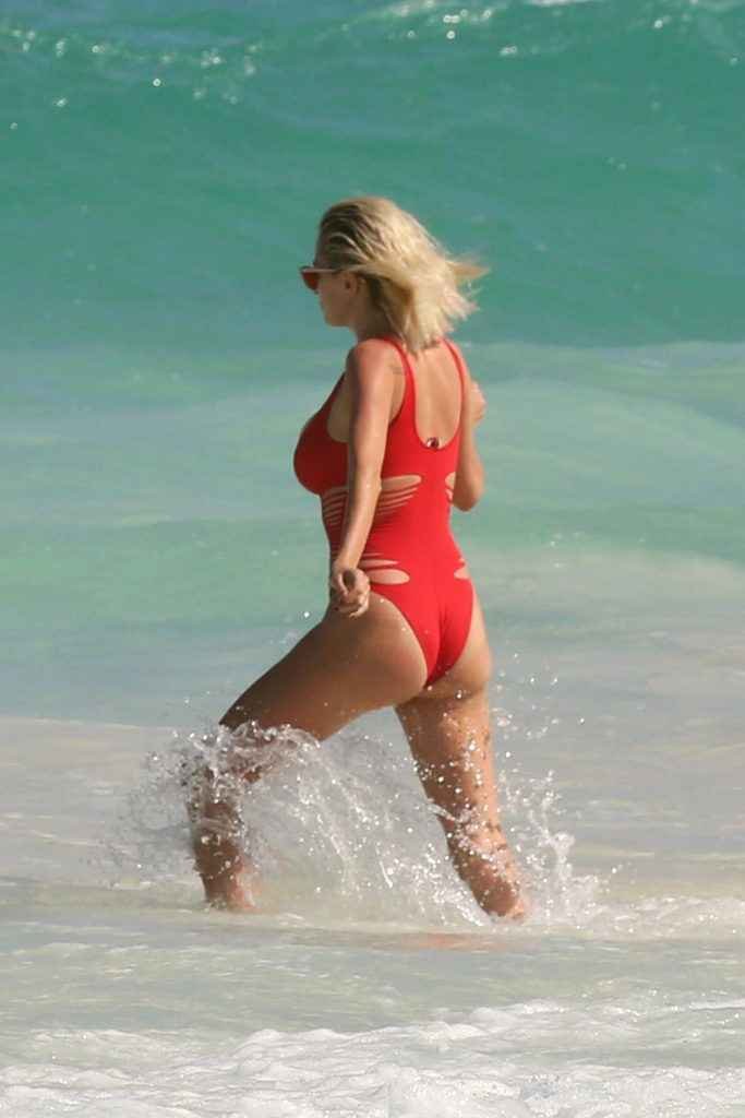 Caroline Vreeland en bikini au Mexique