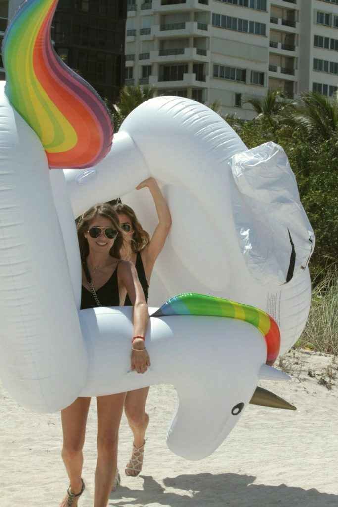 Cathy Hummels et Vanessa Fisher en maillot de bain à Miami