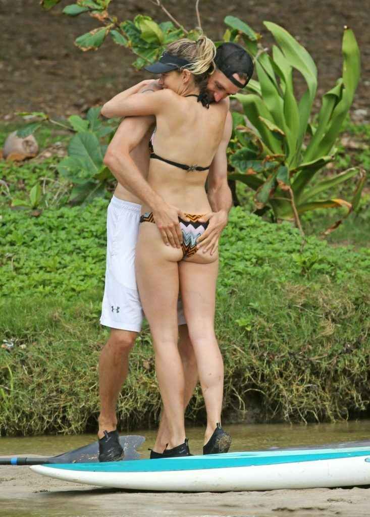 Cody Horn en bikini à Hawaii