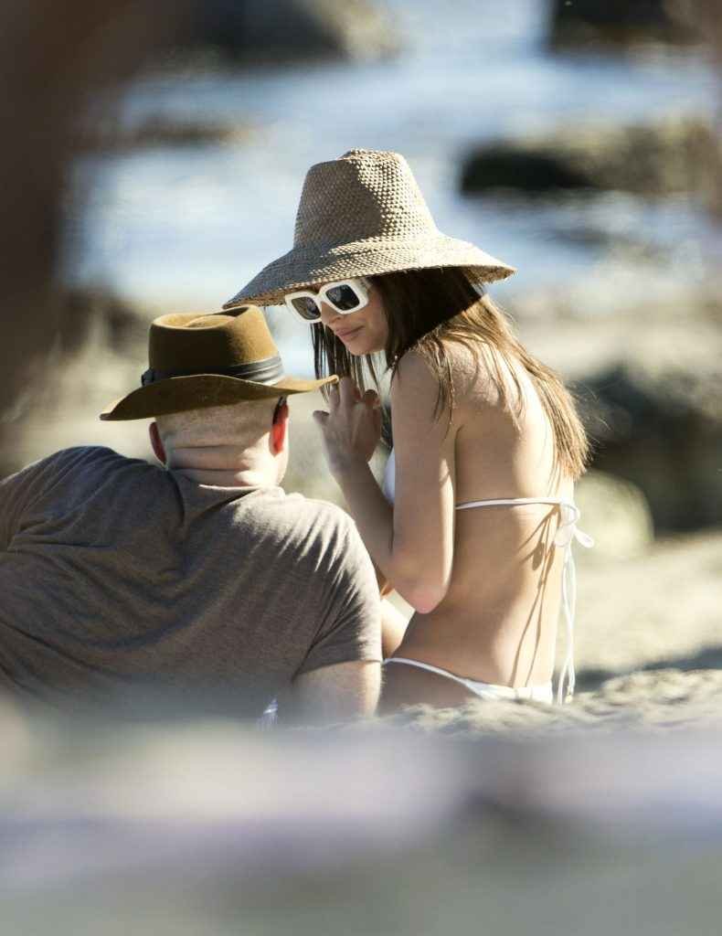 Emily Ratajkowski en bikini à Malibu