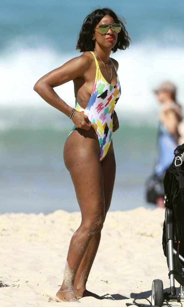 Kelly Rowland en maillot de bain à Sidney