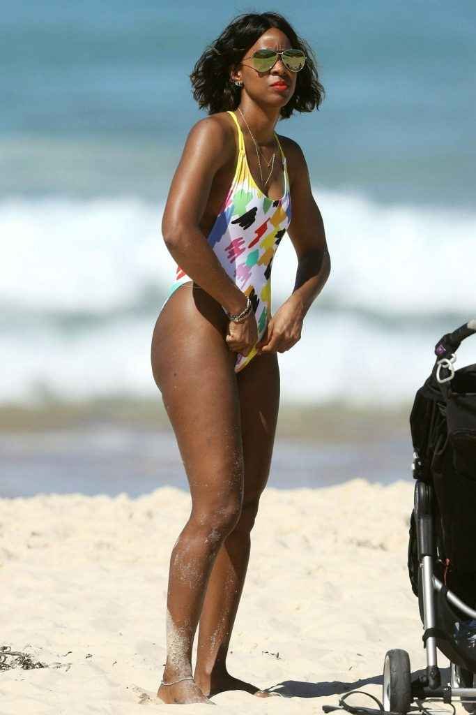 Kelly Rowland en maillot de bain à Sidney