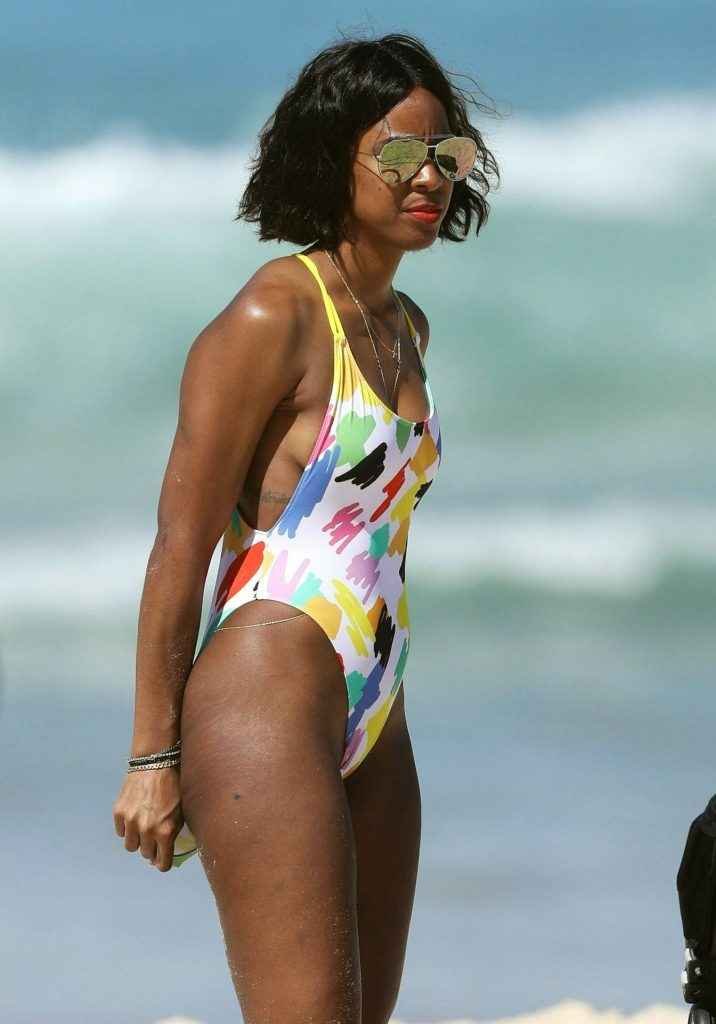 Kelly Rowland en maillot de bain à Sidney