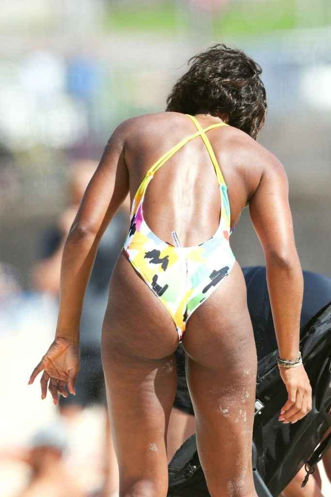 Kelly Rowland en maillot de bain à Sidney