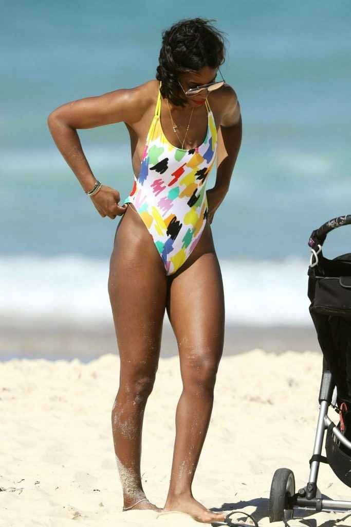 Kelly Rowland en maillot de bain à Sidney