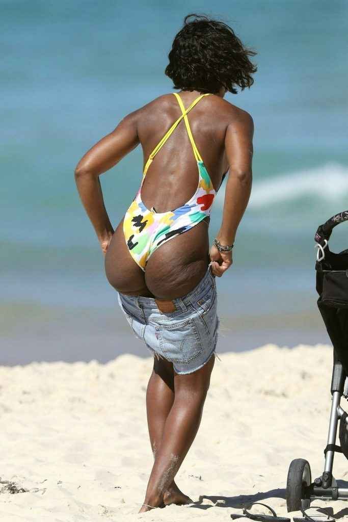 Kelly Rowland en maillot de bain à Sidney