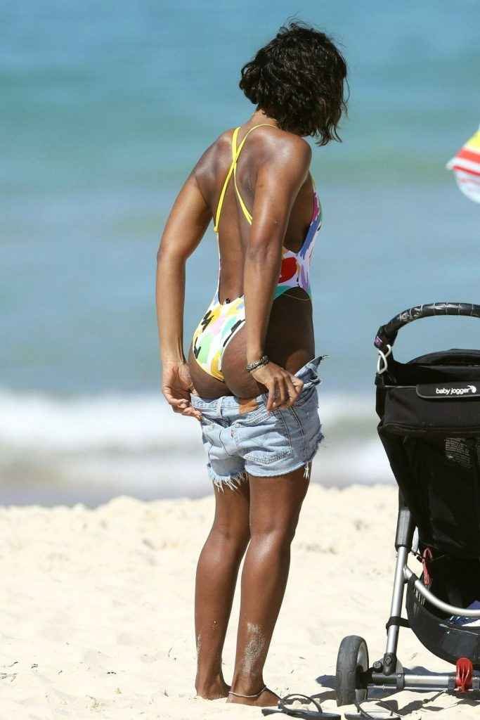 Kelly Rowland en maillot de bain à Sidney