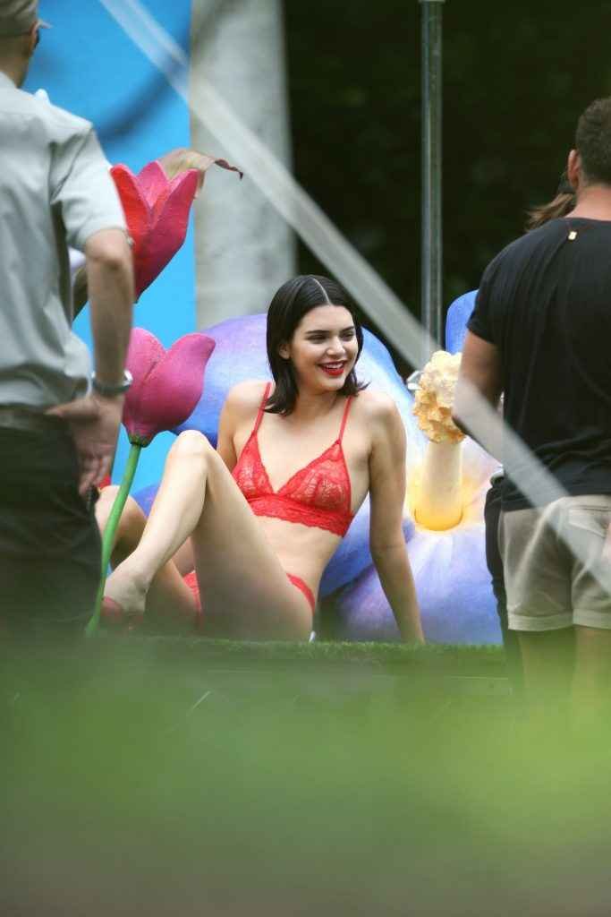 Kendall Jenner en petite culotte et soutien-gorge