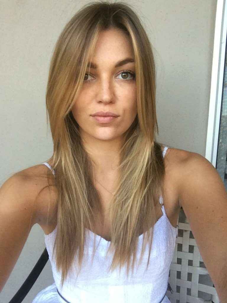 Lili Simmons nue, les photos volées