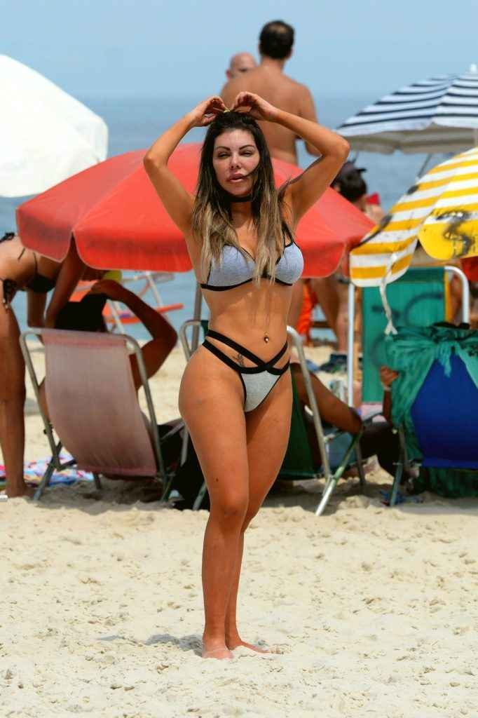 Liziane Gutierrez en bikini à Miami