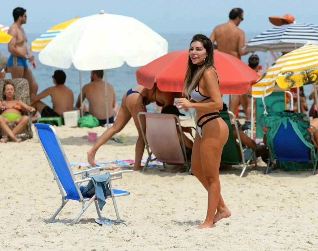 Liziane Gutierrez en bikini à Miami