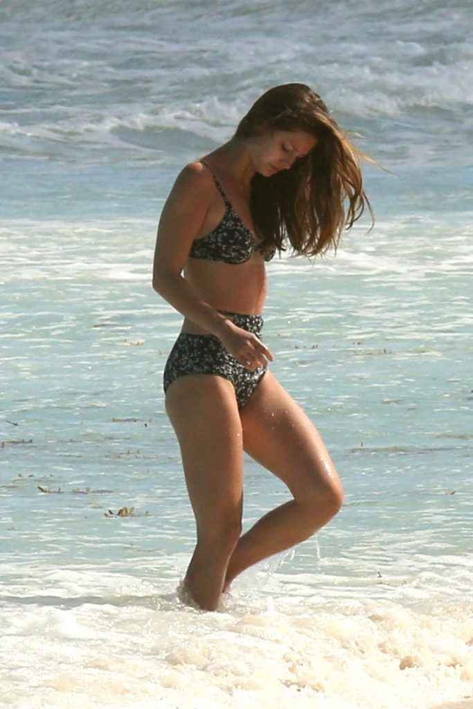 Melissa Benoist en bikini au Mexique