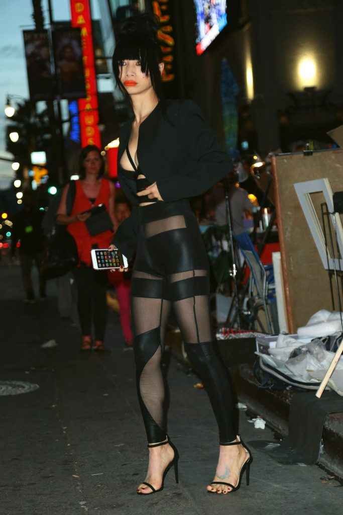 Bai Ling joue les exhibitionnistes sur Hollywood Boulevard