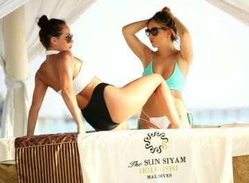 Chloe et Lauryn Goodman en bikini aux Maldives