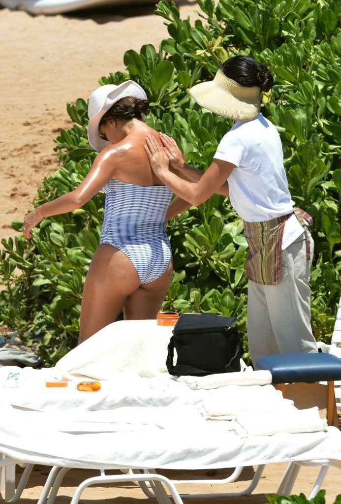 Eva Longoria en maillot de bain à Hawaii