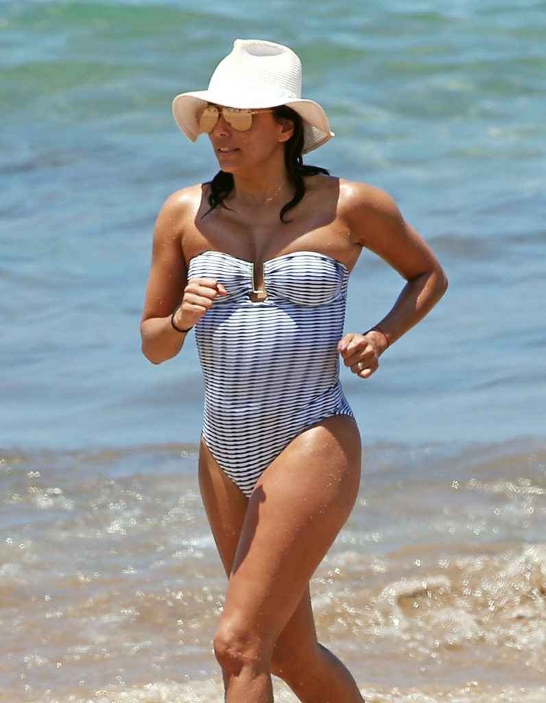 Eva Longoria en maillot de bain à Hawaii