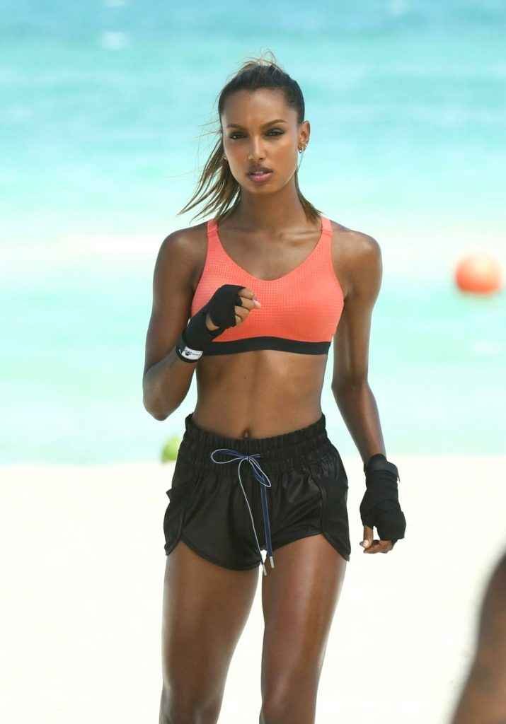 Jasmine Tookes pour Victoria's Secret