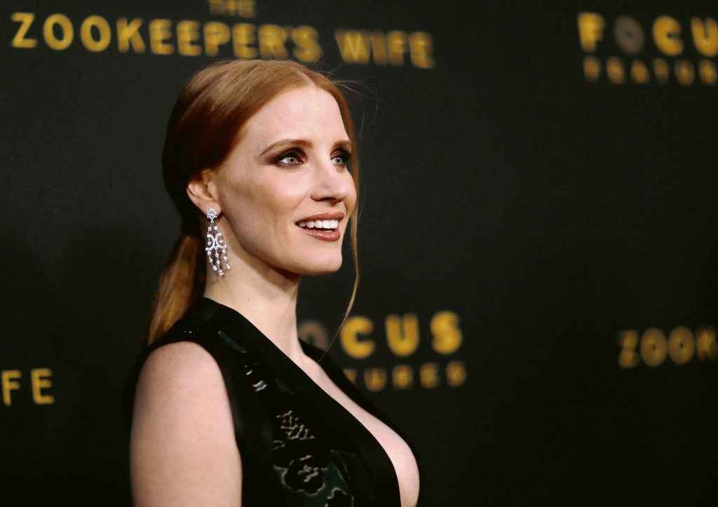 Jessica Chastain ouvre le décolleté à Los Angeles