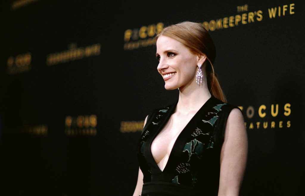 Jessica Chastain ouvre le décolleté à Los Angeles