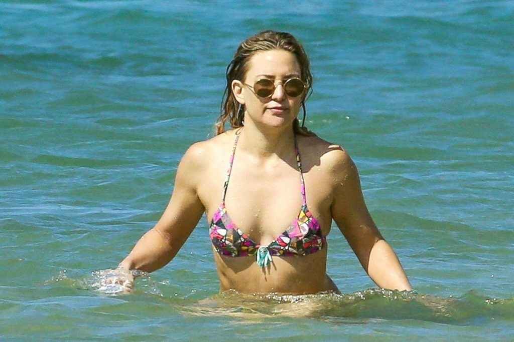 Kate Hudson en bikini à Hawaii