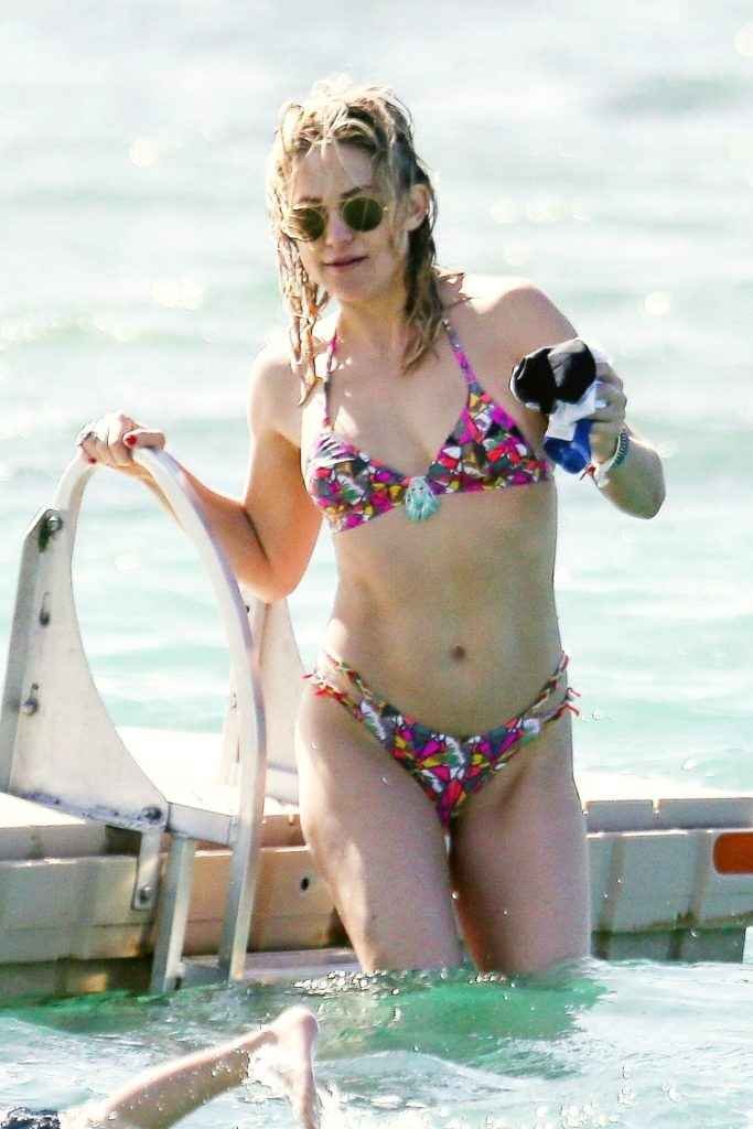 Kate Hudson en bikini à Hawaii