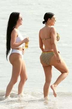 Kim et Kourtney Kardashian en bikini au Mexique