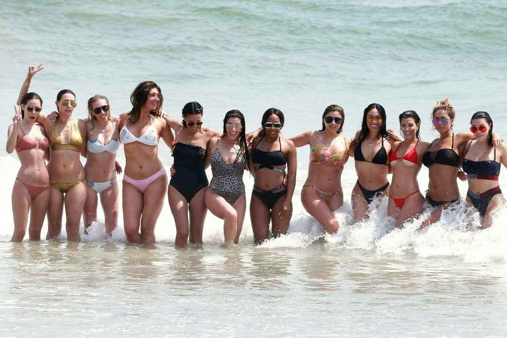 Kim et Kourtney Kardashian en bikini au Mexique