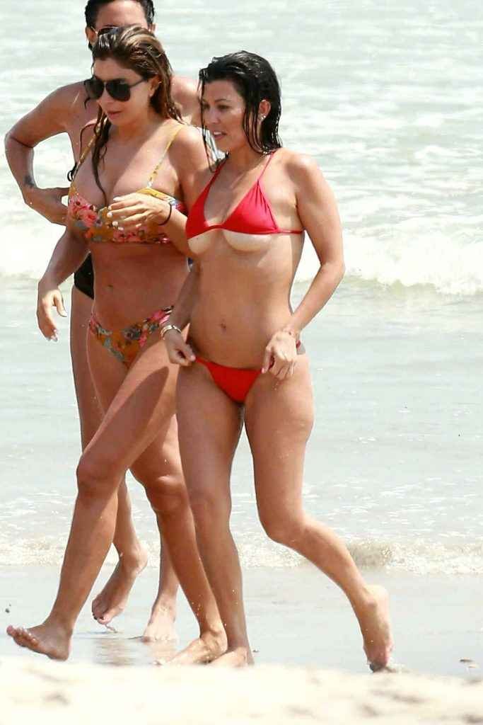 Kim et Kourtney Kardashian en bikini au Mexique