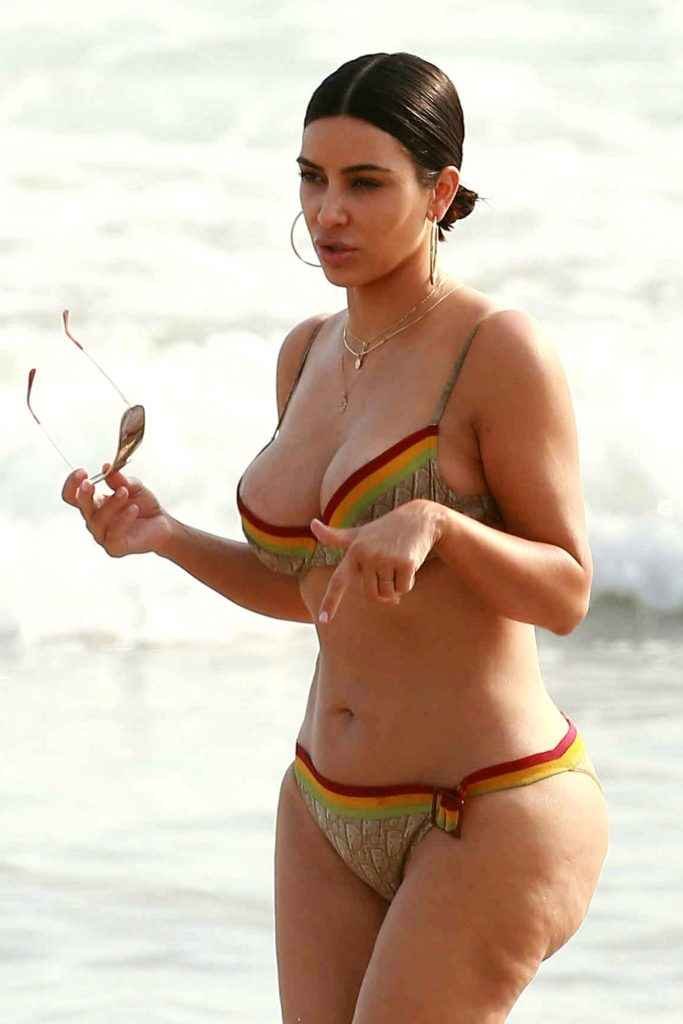 Kim et Kourtney Kardashian en bikini au Mexique