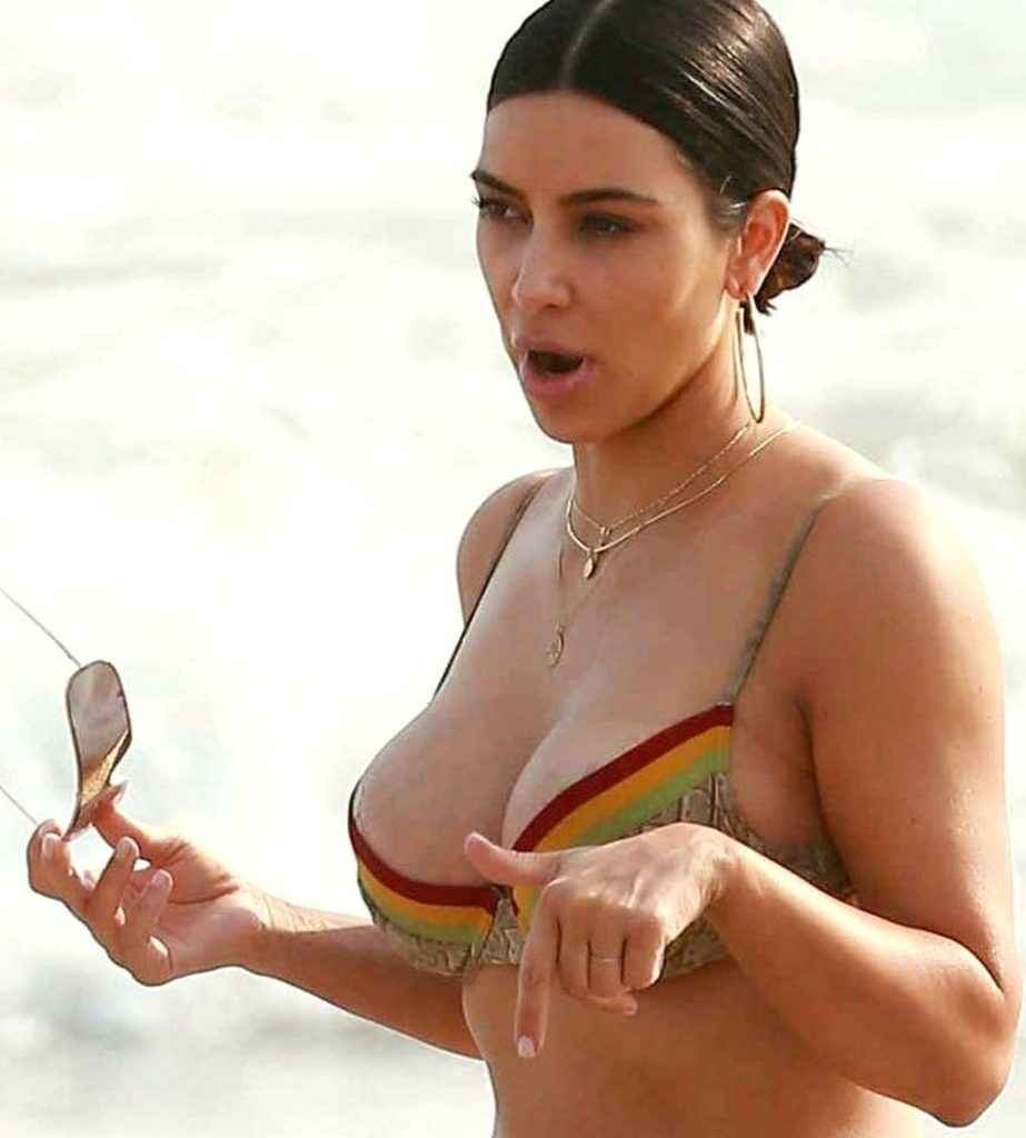 Kim et Kourtney Kardashian en bikini au Mexique