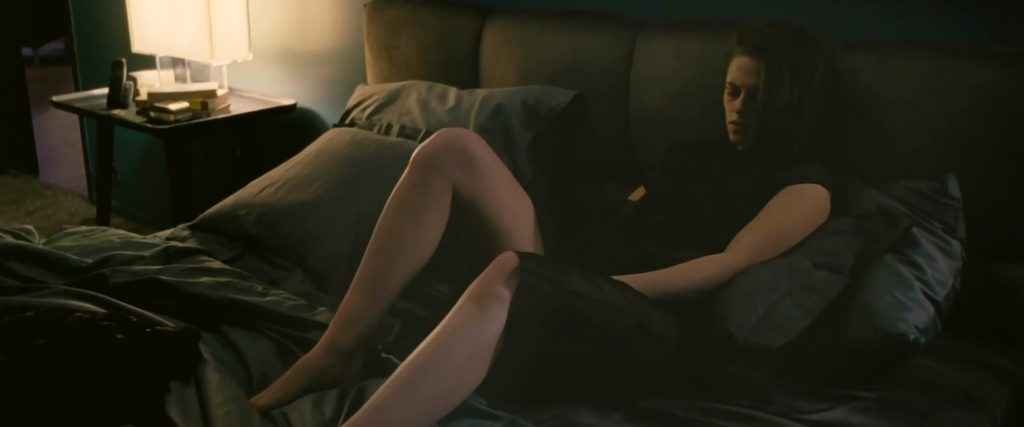 Kristen Stewart seins nus dans Personal Shooper