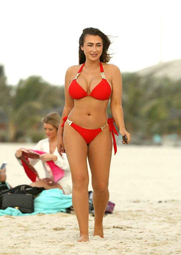 Lauren Goodger en bikini à Dubaï
