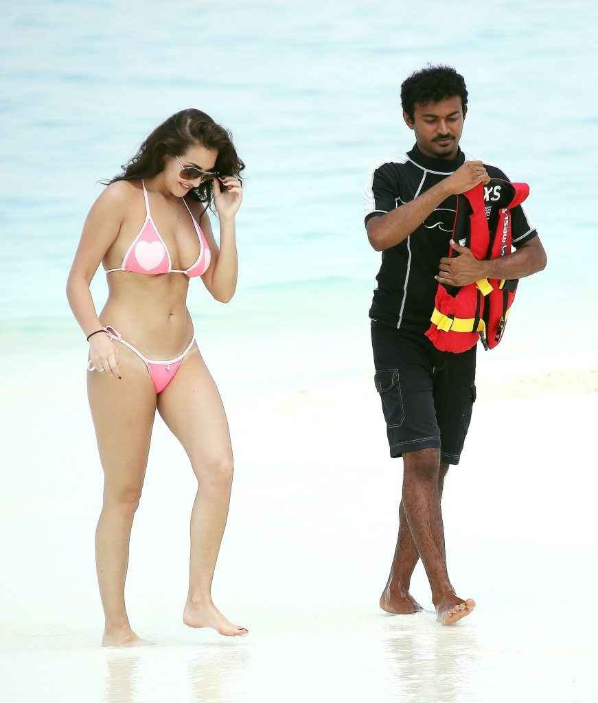 Lauryn Goodman en bikini aux Maldives