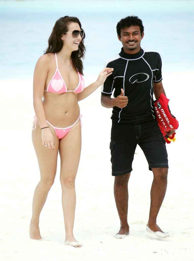 Lauryn Goodman en bikini aux Maldives