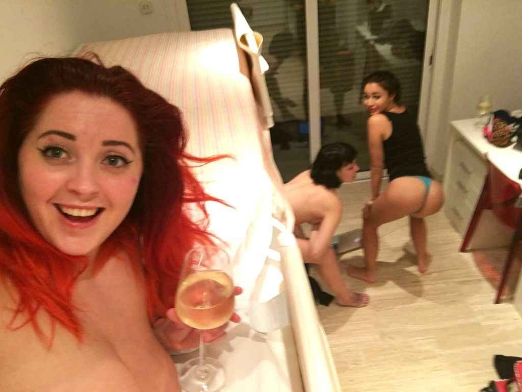 Lucy Collett nue, les photos volées