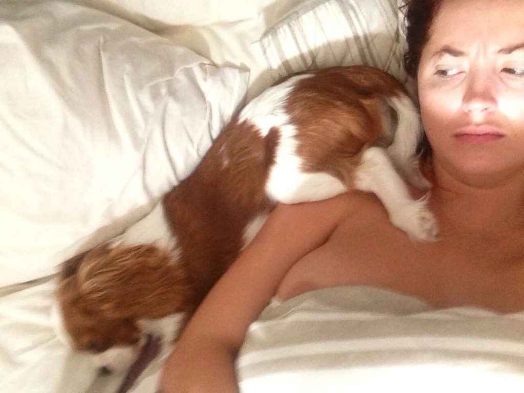 Lucy Collett nue, les photos volées