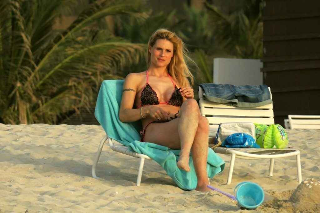 Michelle Hunziker en bikini à Dubaï