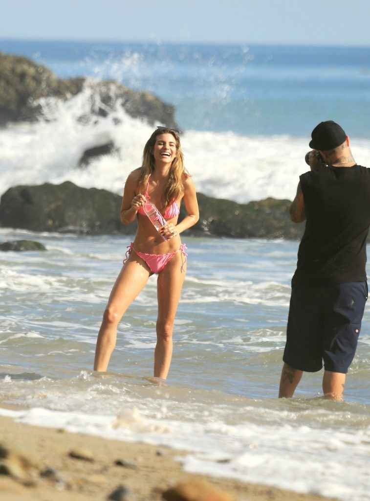 Rachel McCord en bikini pour 138 Water