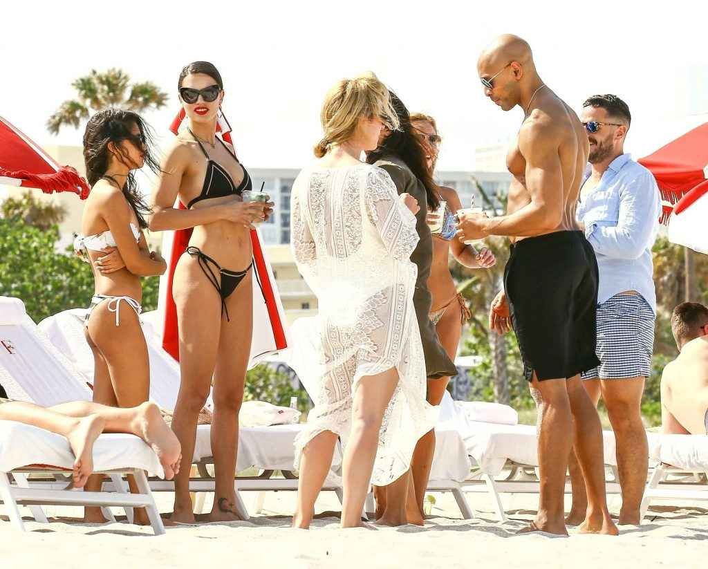 Adriana Lima et Priyanka chopra en bikini à Miami