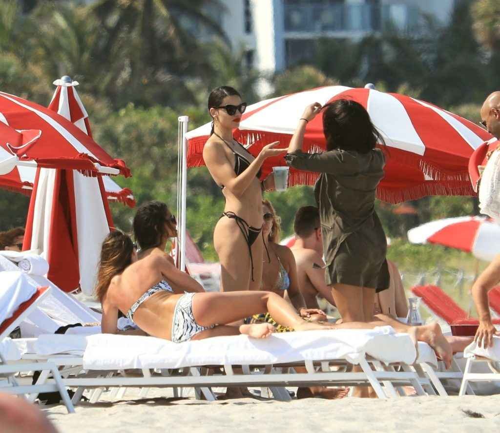 Adriana Lima et Priyanka chopra en bikini à Miami