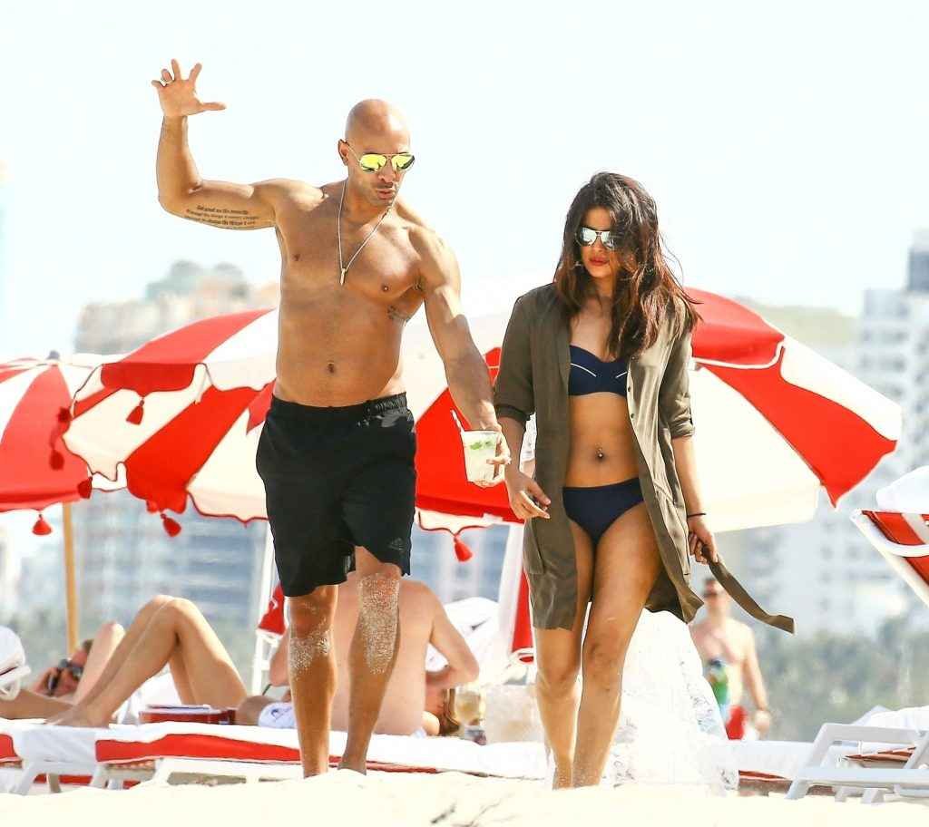 Adriana Lima et Priyanka chopra en bikini à Miami