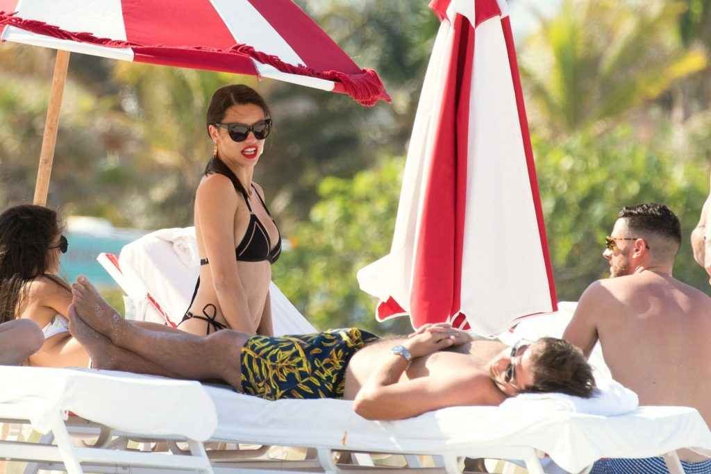 Adriana Lima et Priyanka chopra en bikini à Miami