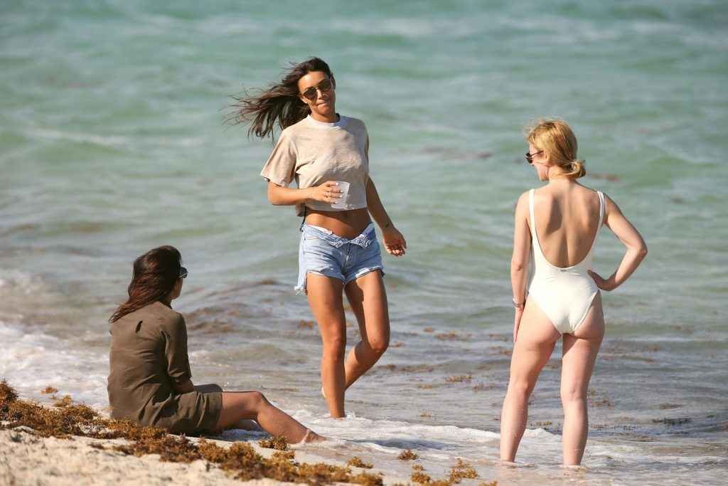 Adriana Lima et Priyanka chopra en bikini à Miami