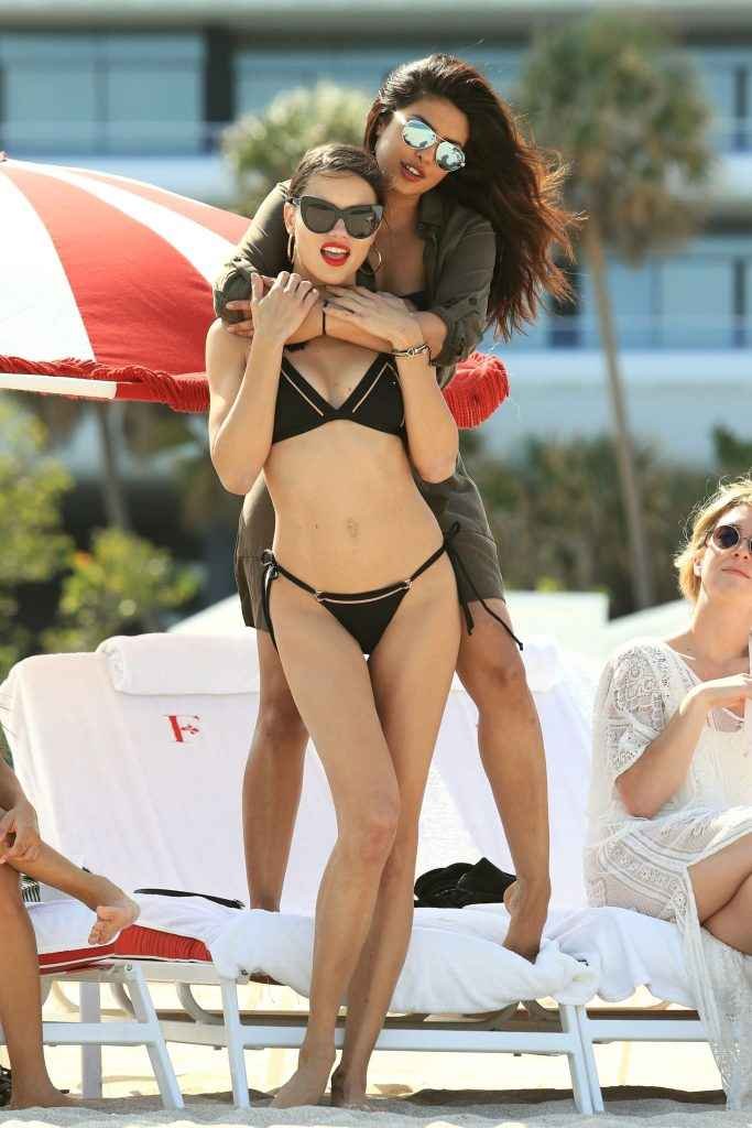 Adriana Lima et Priyanka chopra en bikini à Miami