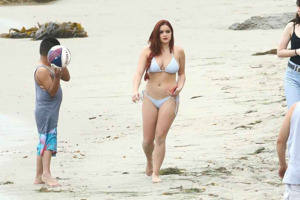 Ariel Winter en bikini à Malibu