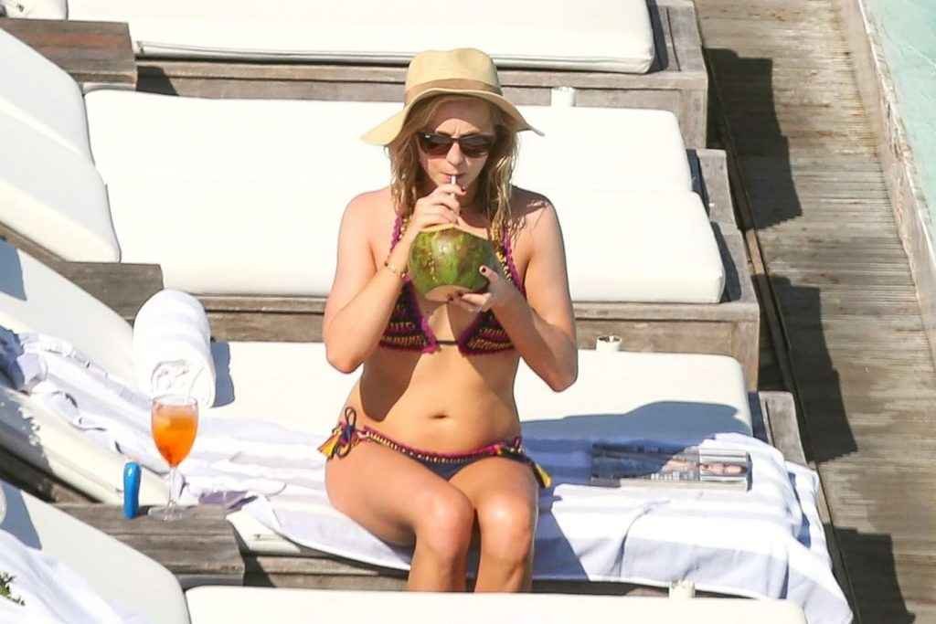 Candice Accola en bikini à Rio