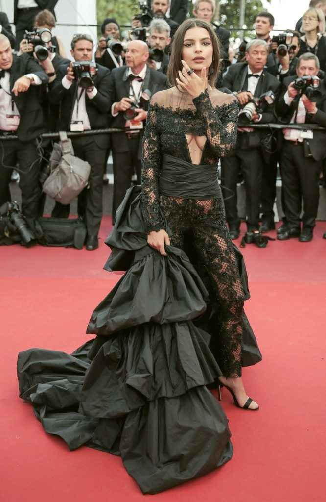 Emily Ratajkowski au 70eme Festival de Cannes