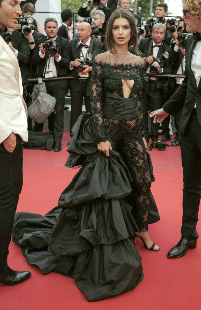 Emily Ratajkowski au 70eme Festival de Cannes